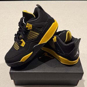 Jordan 4 Retro